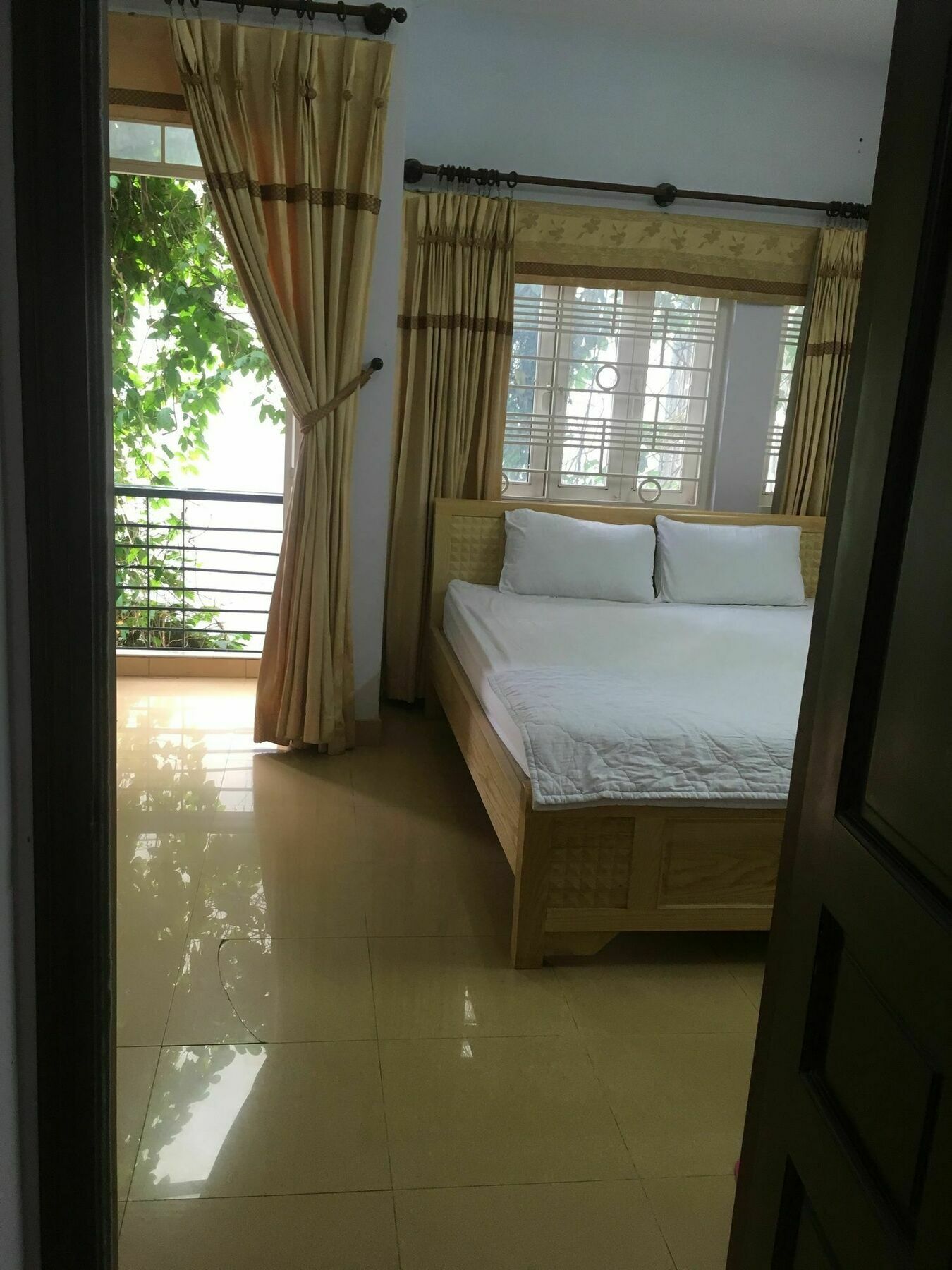 Drop By Saigon Guesthouse Хошимин Екстериор снимка