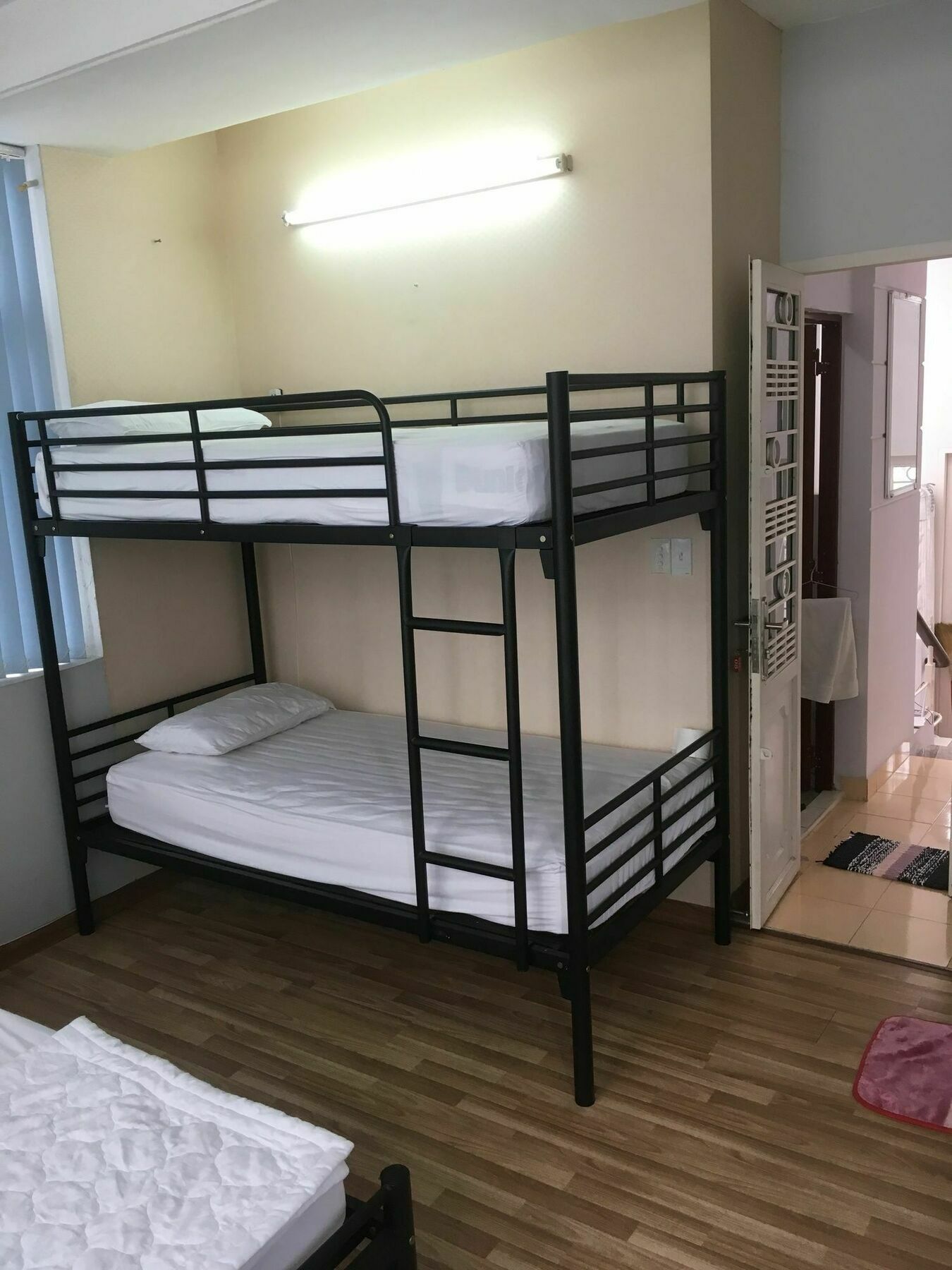 Drop By Saigon Guesthouse Хошимин Екстериор снимка